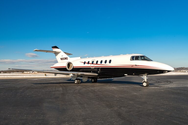 WDP_1955_-Hawker-1000-N800WD__CC_1200x800