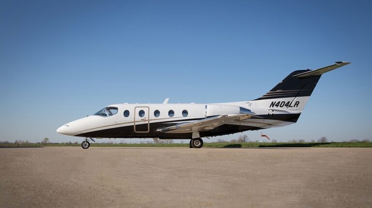 exterior2_921x515