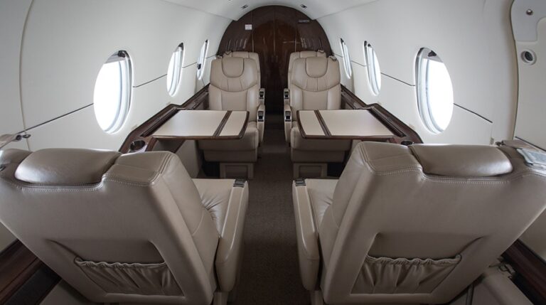 interior2_921x515