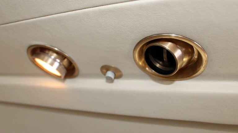 light-detail-921-x-515-low-res