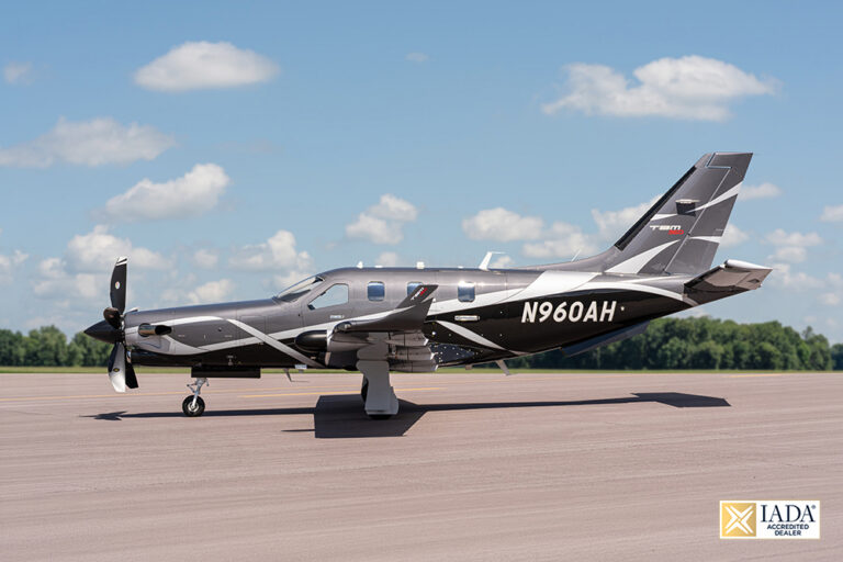 TBM 960 - N960AH-28 IADA logo
