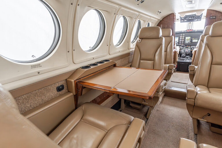 King Air B200 - N3051K-18