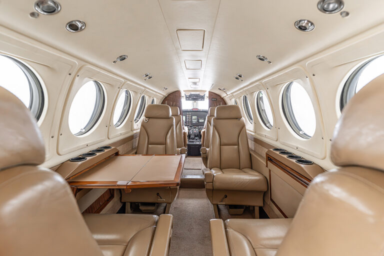 King Air B200 - N3051K-20