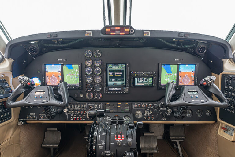 King Air B200 - N3051K-29