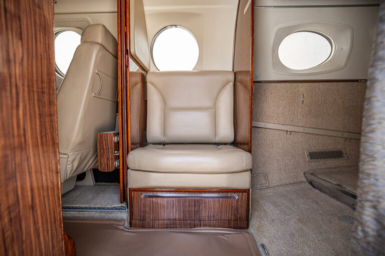 King Air 200 - N436EA-23
