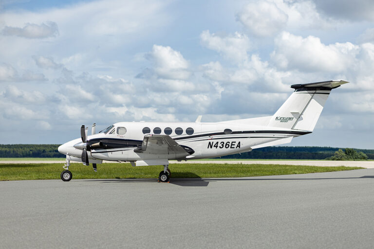 King Air B200 - N436EA-IADA logo