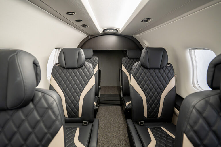 Pilatus PC12 - N681DB-24